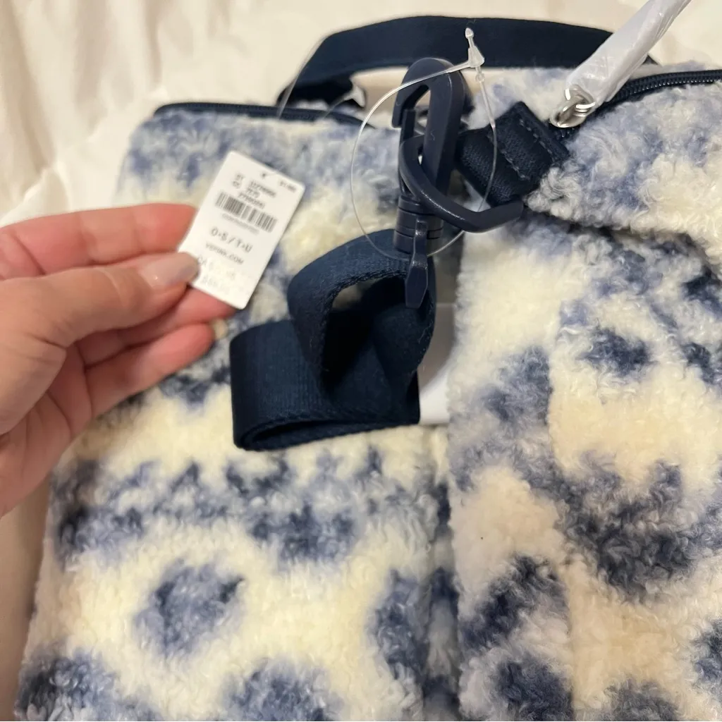 Victoria's Secret PINK Cozy Plush Fair Isle Weekender Bag, NWT - Image 8