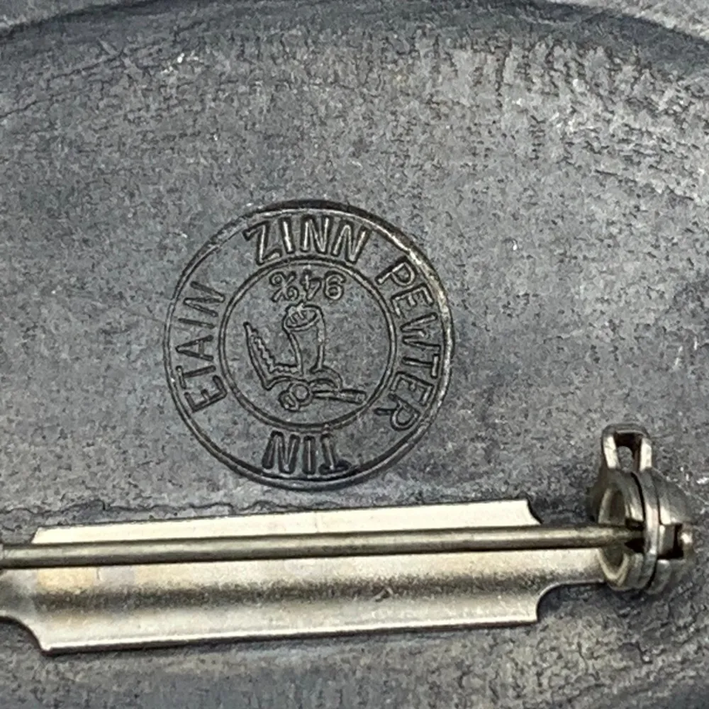 Vtg Etain Zinn Signed Pewter Brooch Pin Porcelain Floral Design 1980s Grannycore Size 0 - Image 3