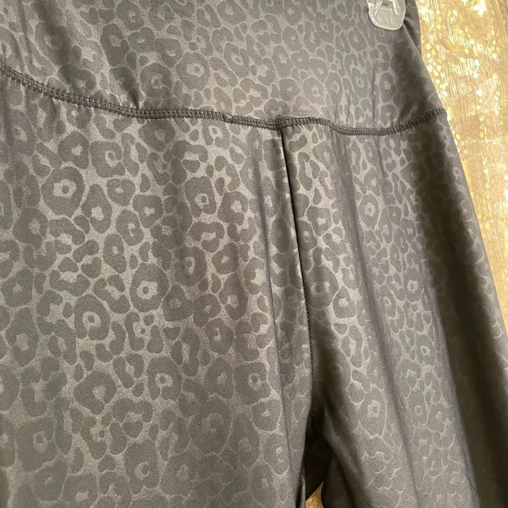 NLFP No Limit Fit Pro Black Cheetah Scrunch Booty leggings, S - Image 3