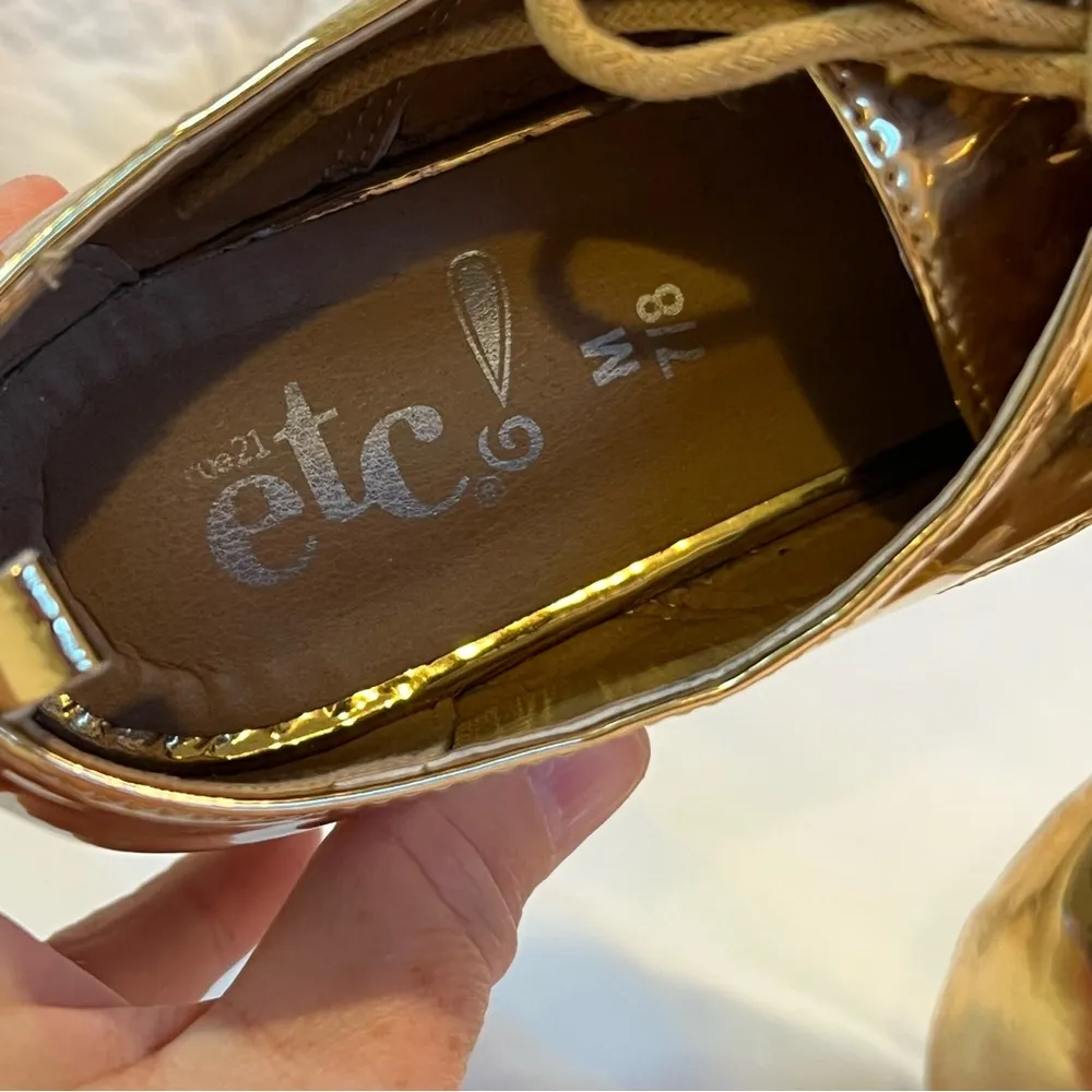 junior gold metallic lace up shoes size 7/8 - Image 4