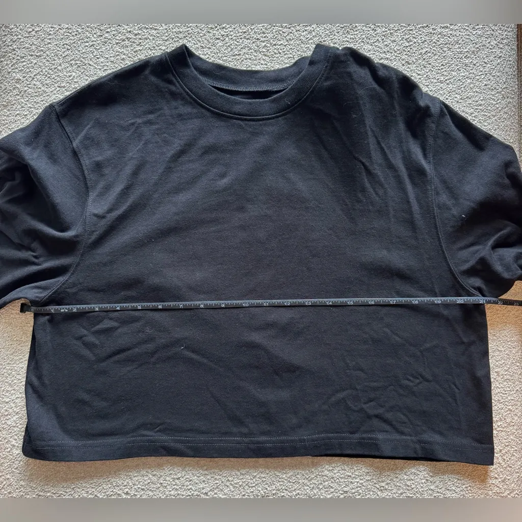 Yellow Label Co. Black Crop Top Sweatshirt - Image 5