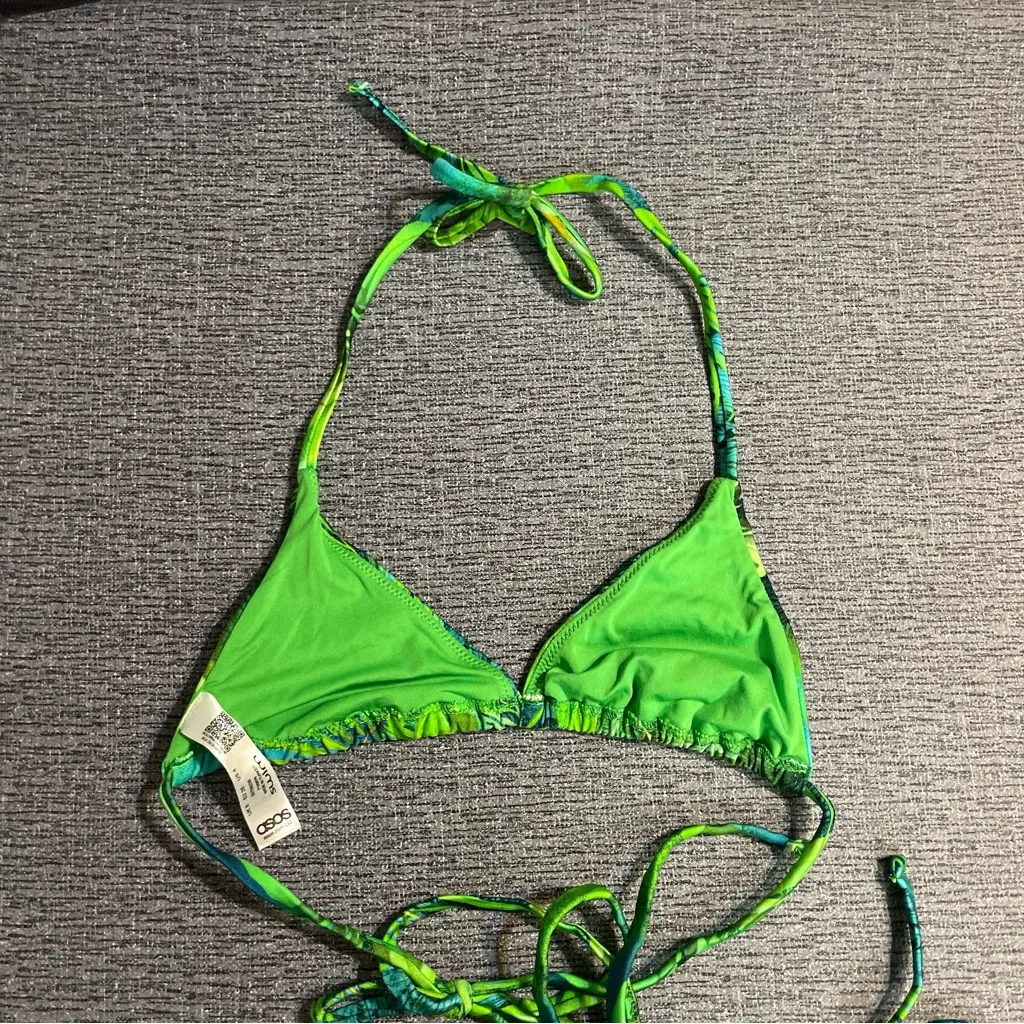 Tropical/floral triangle bikini top - Image 2