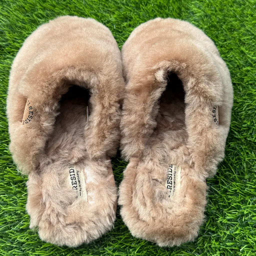 Fireside by Dearfoams Tan Fuzzy Slippers Size 7 - Image 4