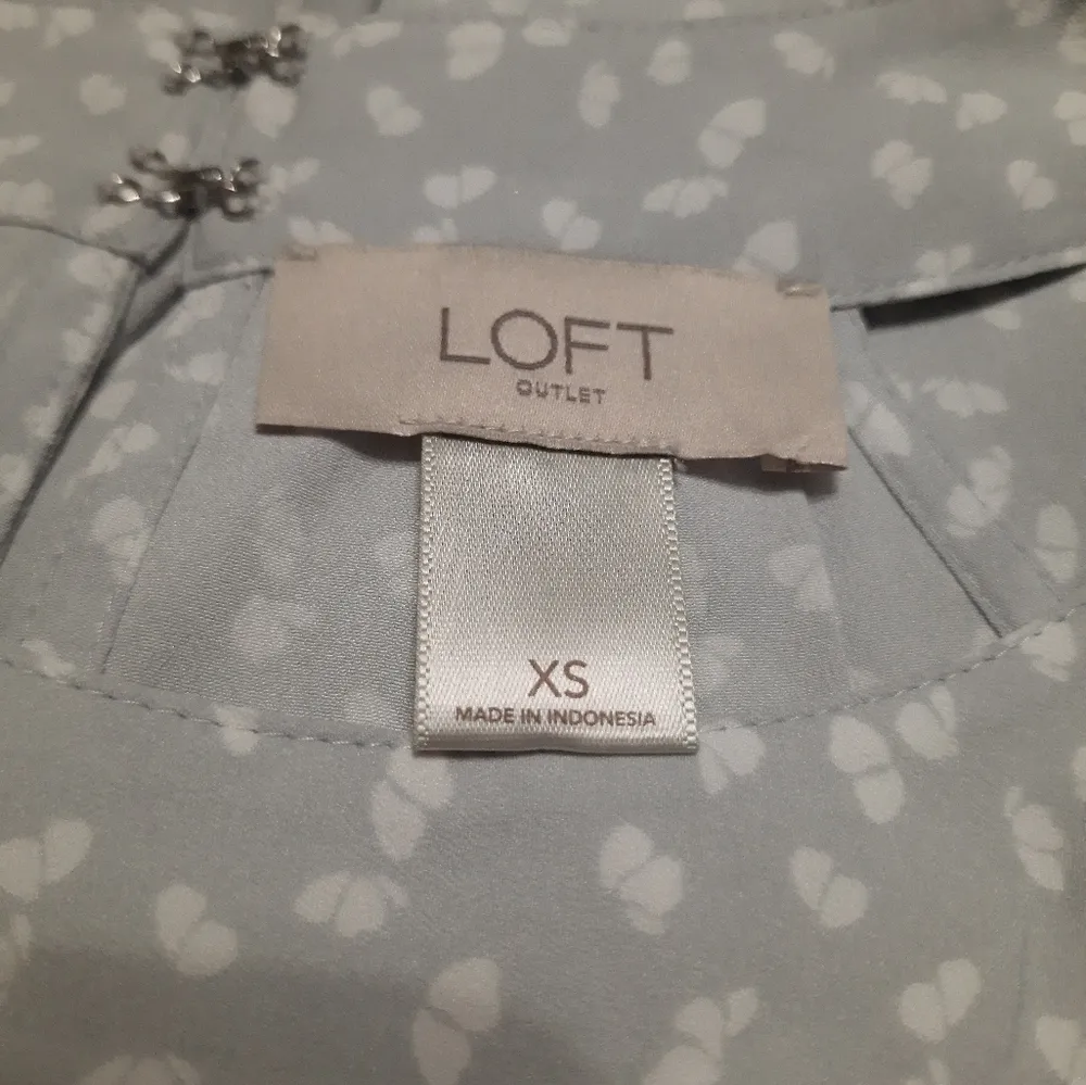 Loft Outlet Gray Sleeveless Blouse Size XS - Image 3