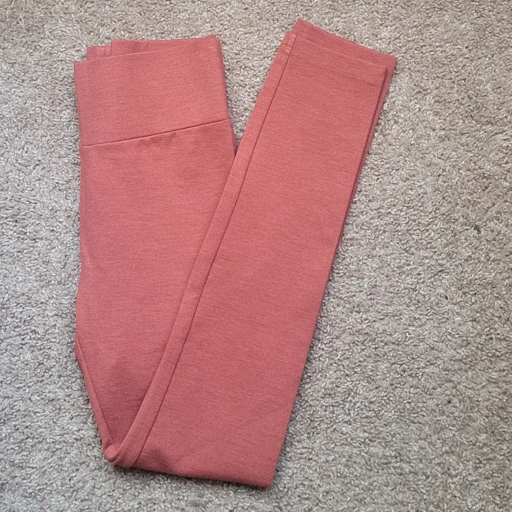 NWOT! LOFT Lou & Grey Heathered Red Back Pocket Pointe Leggings XS - Image 9