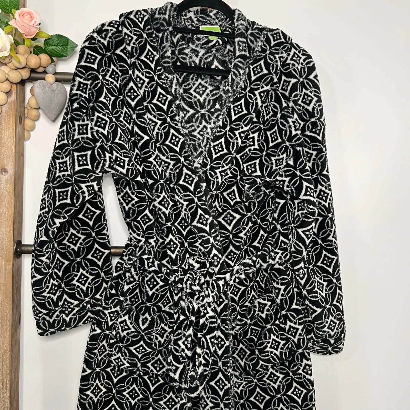 Vera Bradley Black and White Short‎ Robe Size Small Medium - Image 3