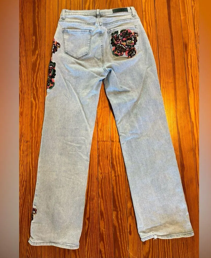 Akira Hidden Faces Embroidered Straight Leg Jeans - Size 9 - Image 3