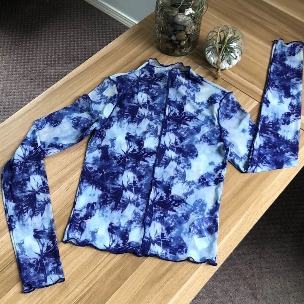 Forever 21 sheer butterfly shirt.  Size Small. - Image 4