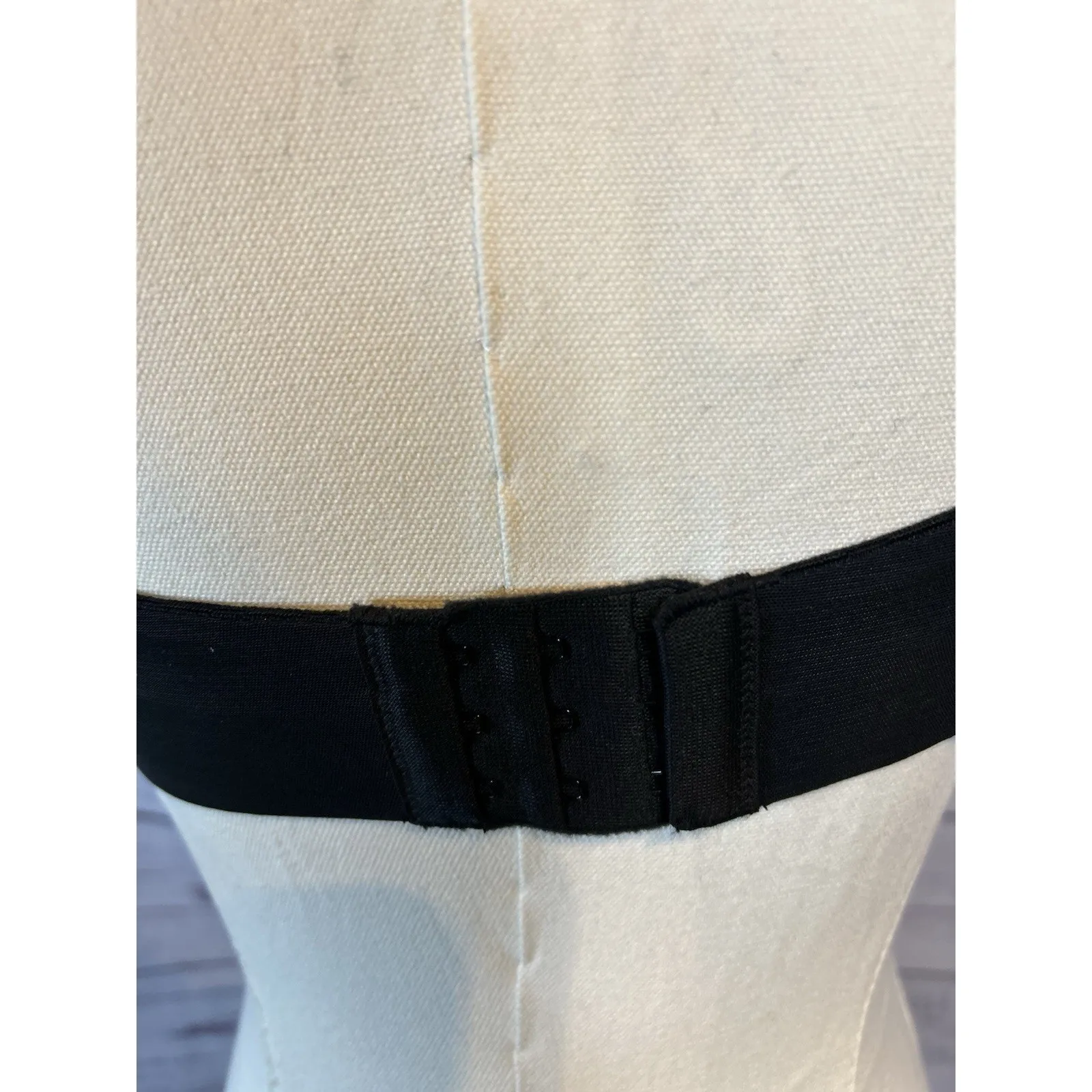 Victoria’s Secret Bombshell Push-Up Plunge Bra 36B Purple Black Lace NWT - Image 5