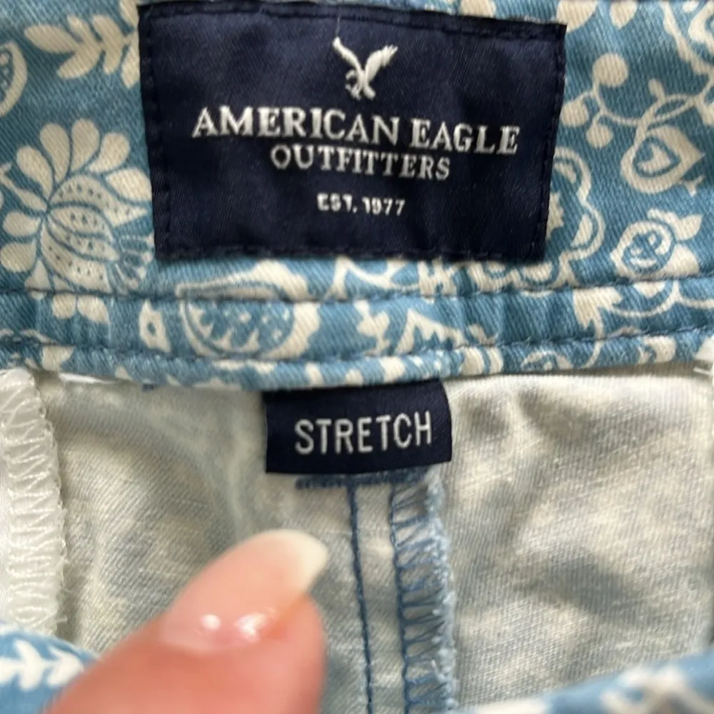 American Eagle floral midi shorts - Image 2
