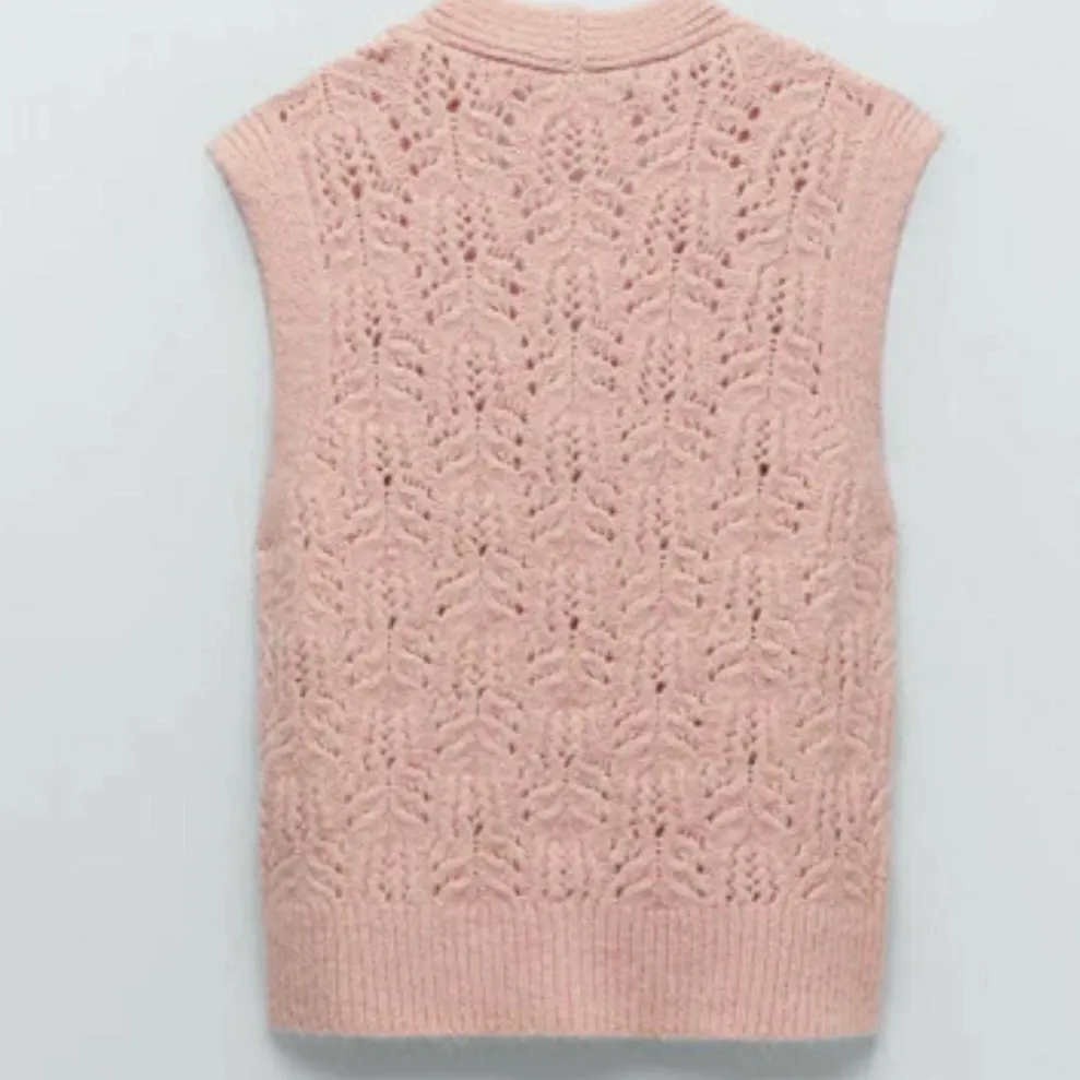 ZARA New Openwork Knit Vest
Cardigan Pink Jewel Button V-
Neck Size M NWOT - Image 8