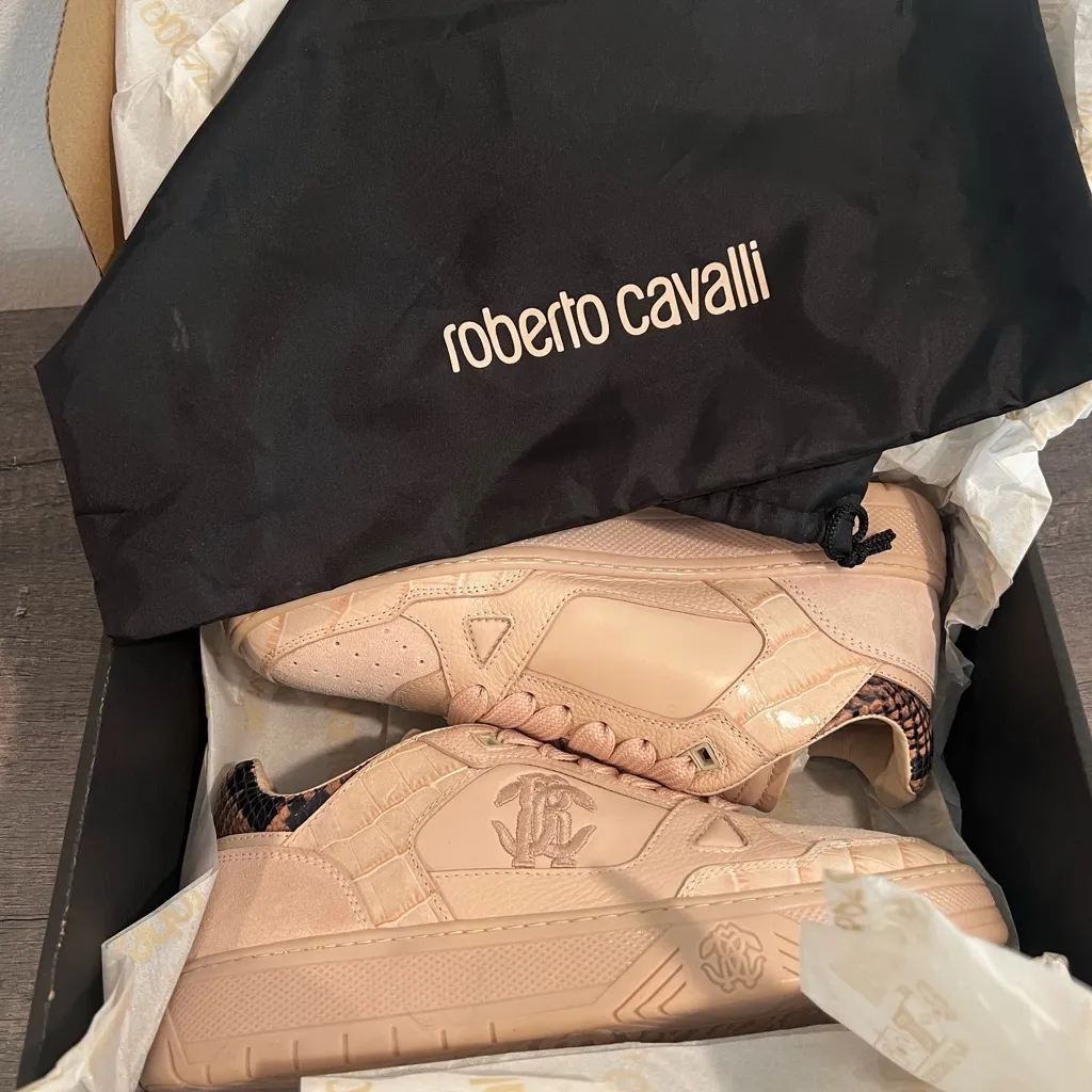 Roberto Cavalli Mirror Snake
Applique | Pink | 39EU (9W) - Image 8