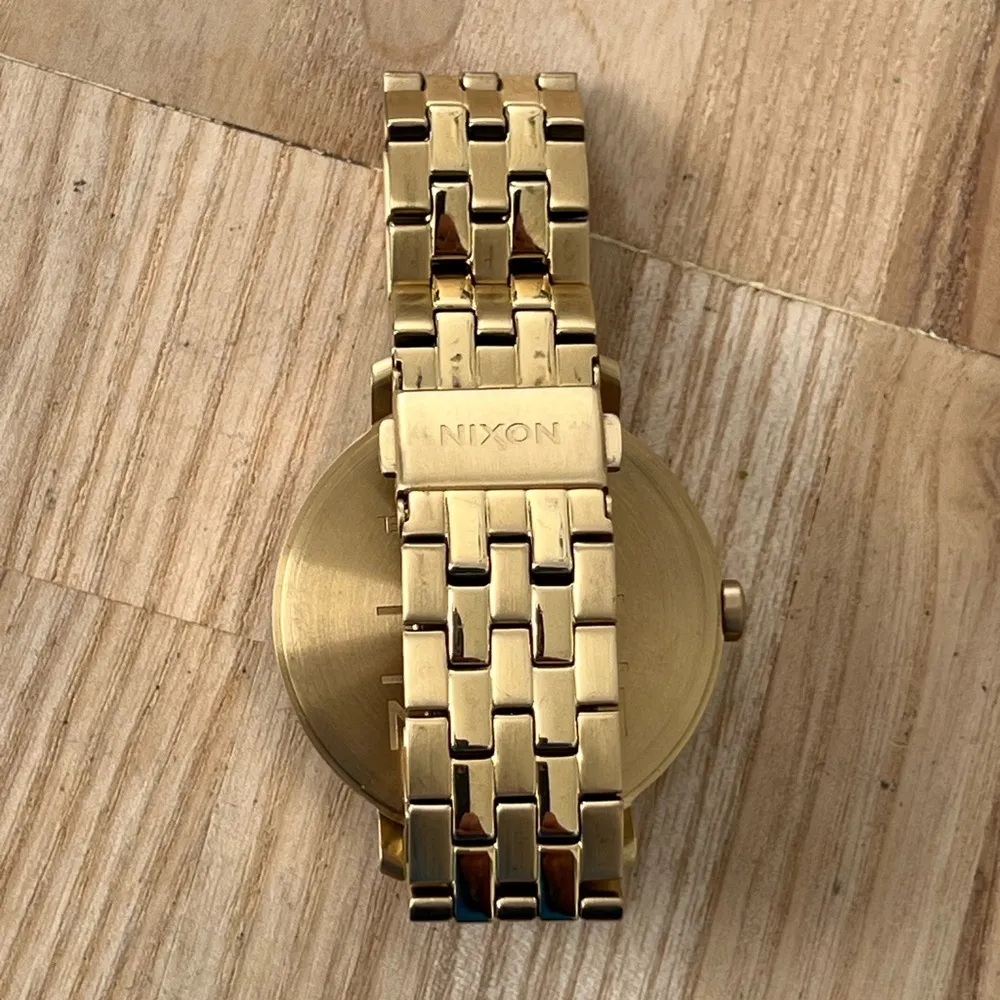 Nixon The Arrow Point It Watch Black Dial Gold-Tone Bracelet New Crystal - Image 11