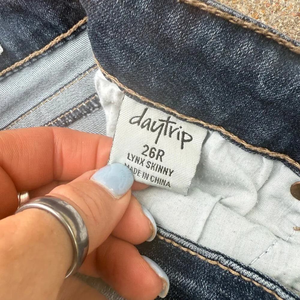 Daytrip Lynx Skinny Jeans Distressed Front Stretch 26R - Image 4