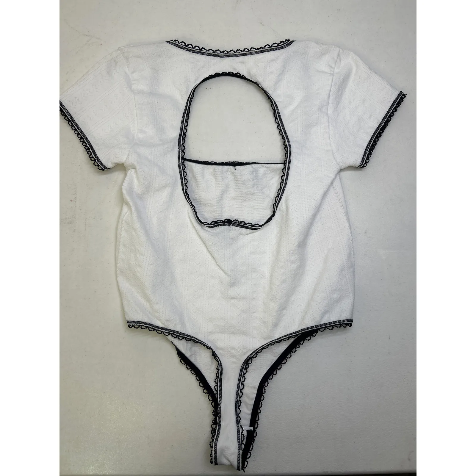 Nasty Gal Pointelle Contrast Bow Bodysuit in White with Black Trim Size M/L NWOT - Image 5