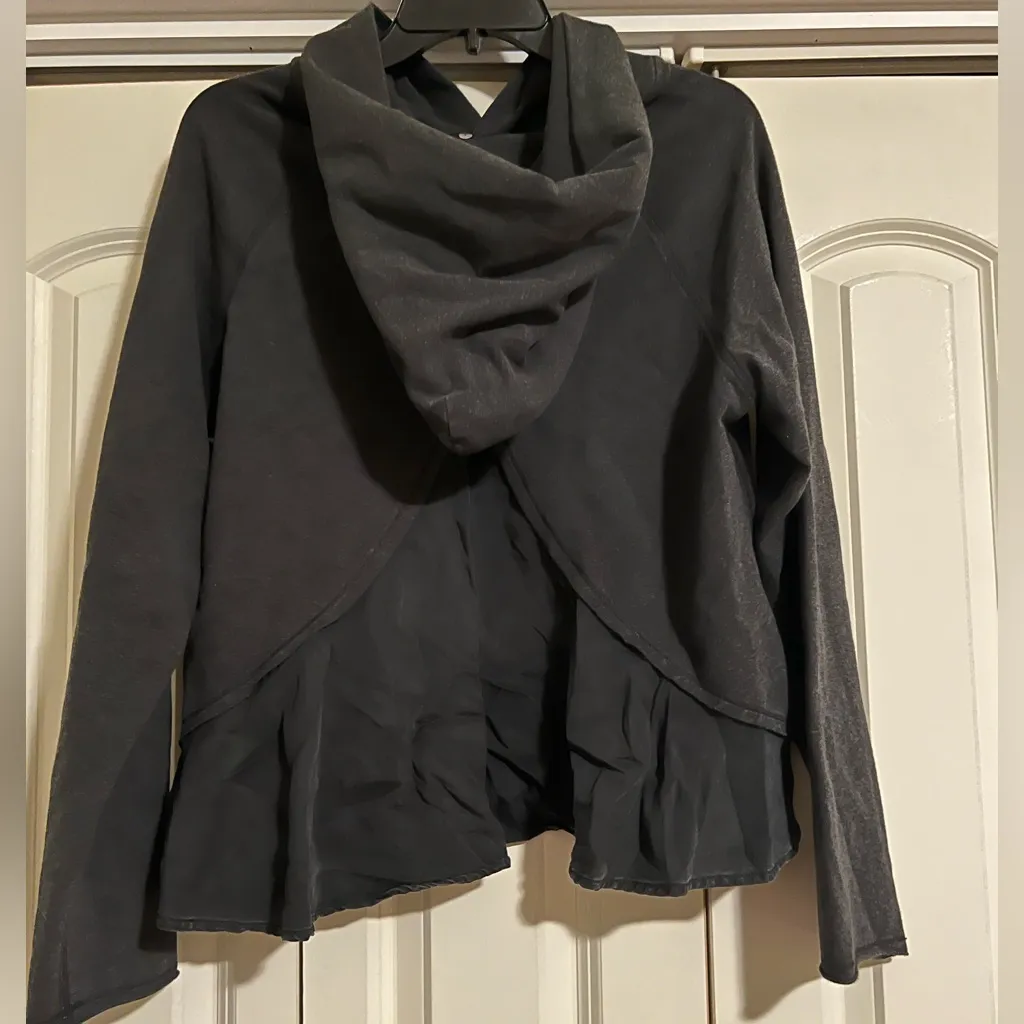 Lululemon Pull Me Over Grey Sweatshirt Hoodie - Image 2