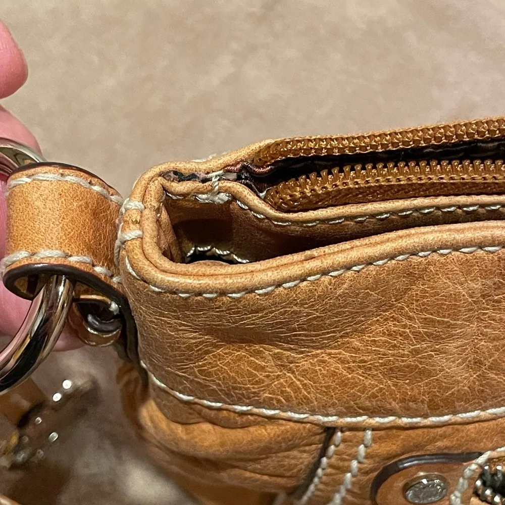 Tignanello Crossbody Bag used in good condition. Threads are all Intact - Image 10