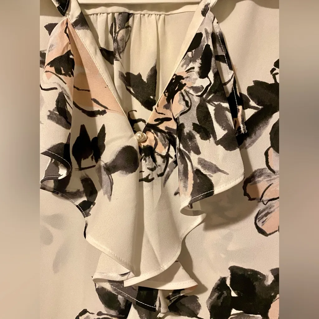 Karl Lagerfeld Paris White/Black Lacey Ruffle Floral Pearl Button Blouse Top - Image 4