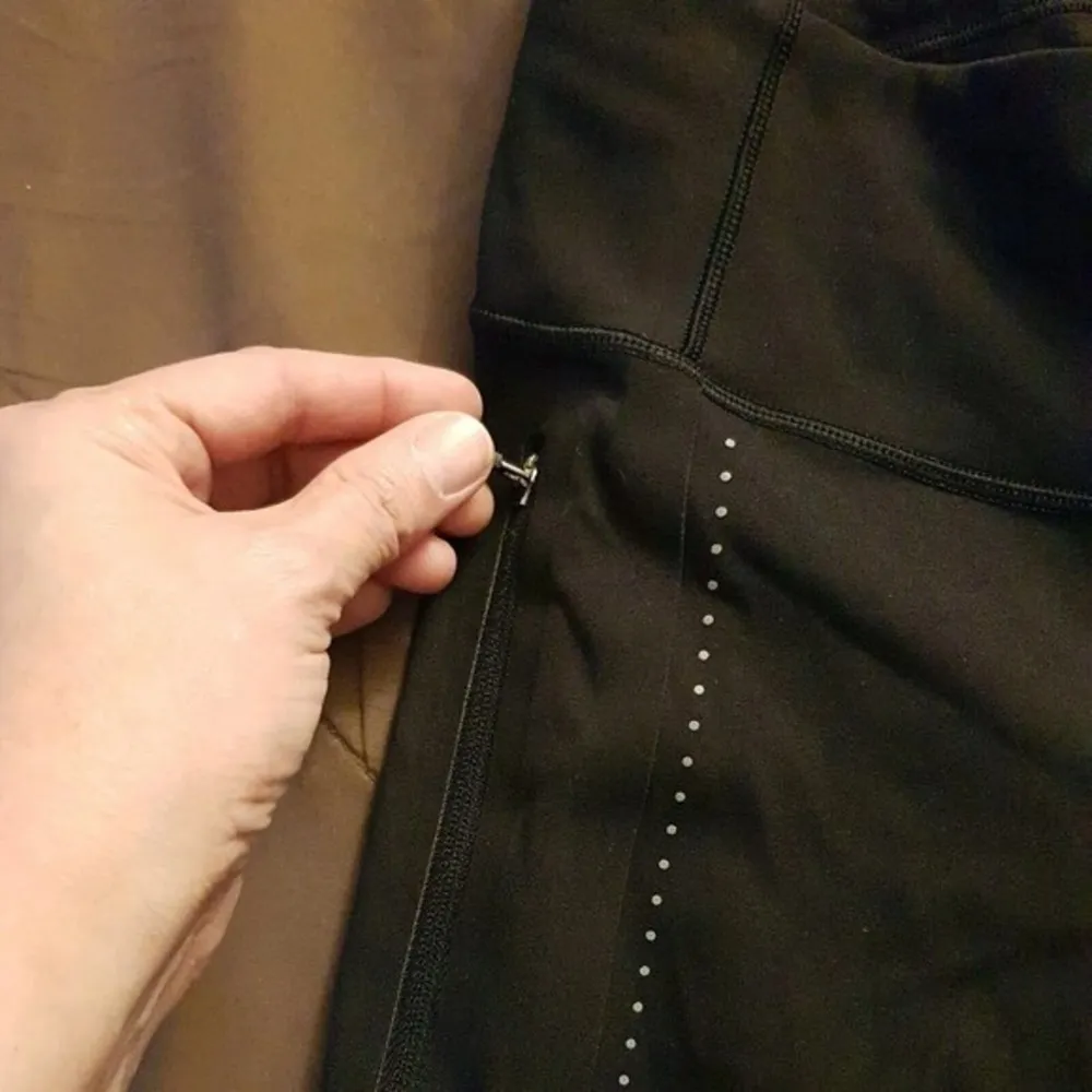 Lululemon Womens Extra Mile Crop Reflective Black Leggings Crop Size 2 Running - Image 10