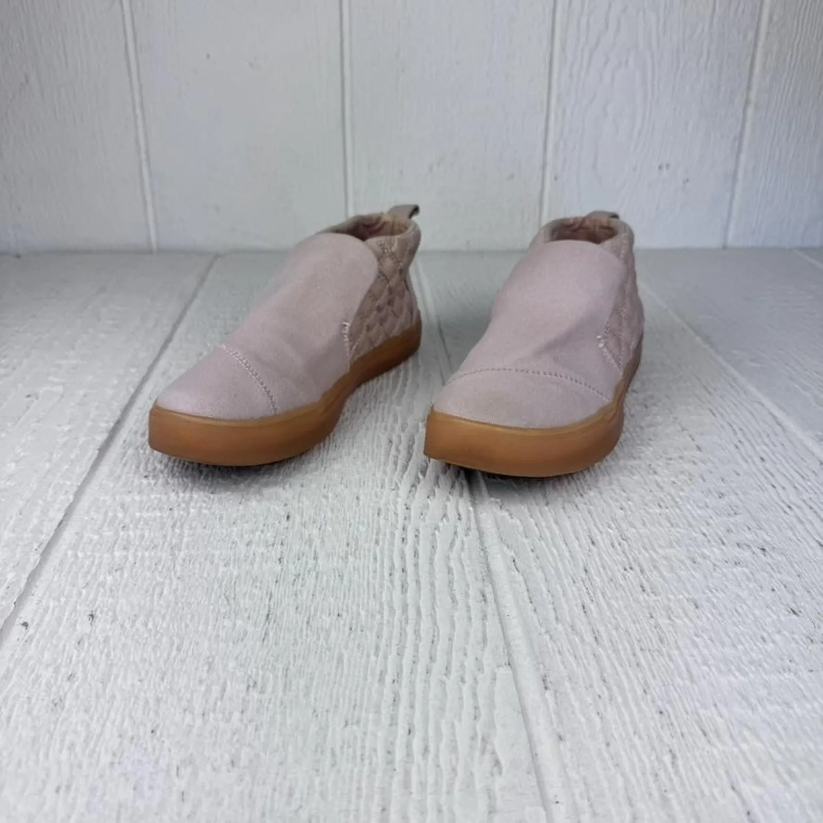 TOMS Slip On Sneakers Womens Size 8 Pink Quilted Ankle Shoes Gum Sole - Image 9