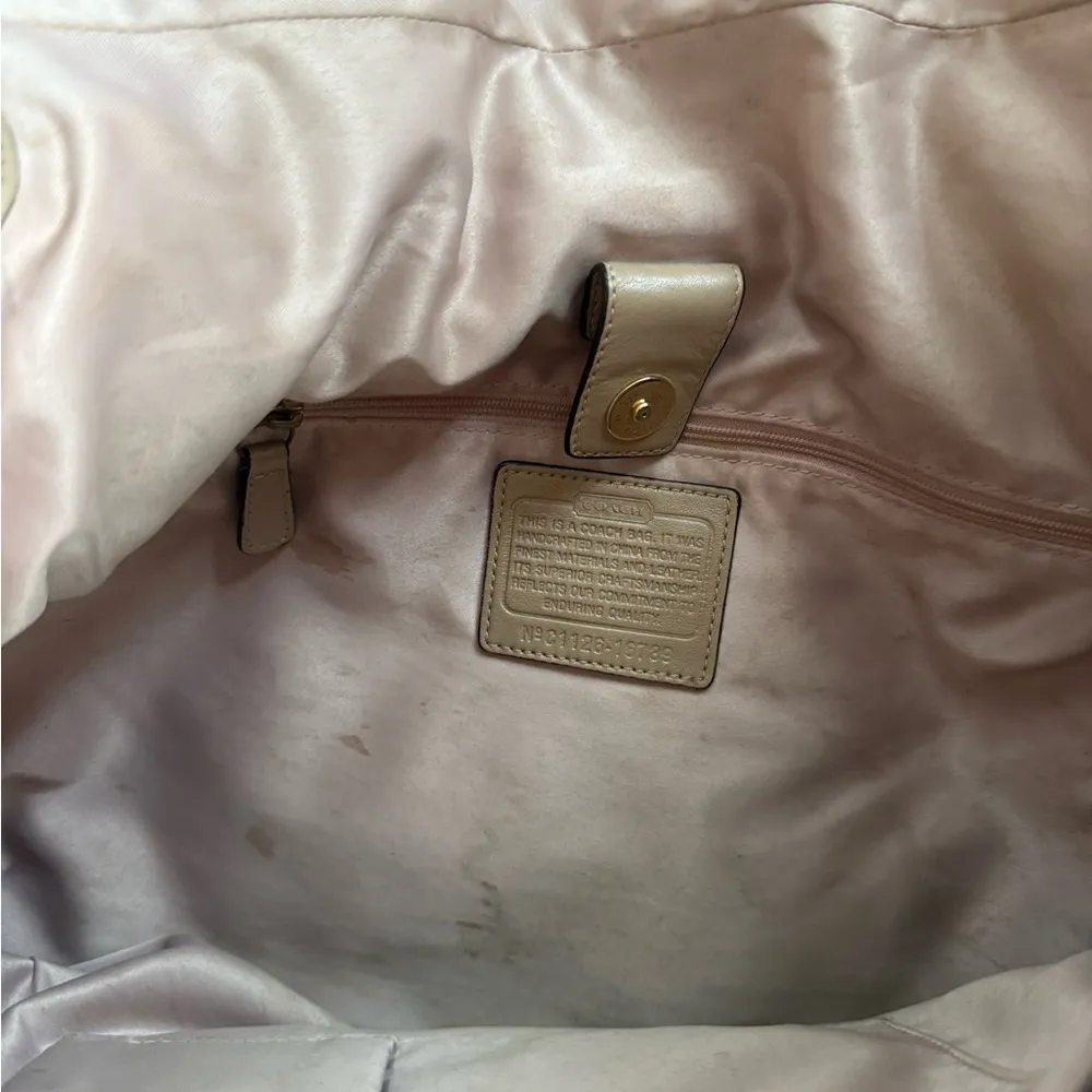 COACH KRISTIN SPECTATOR LEATHER FLAP bag - wear shown in photos - Image 4