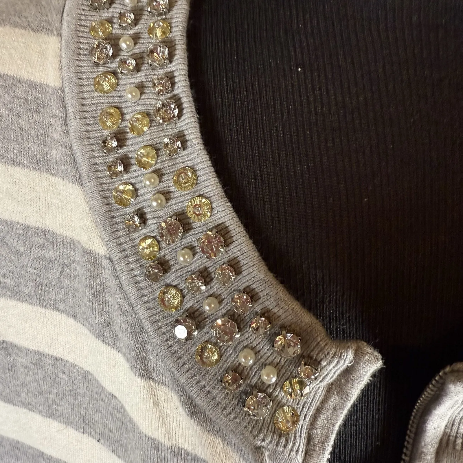 Chico's Zenergy Grey And White Striped Full Zip Sweater Rhinestone Collar - Image 3