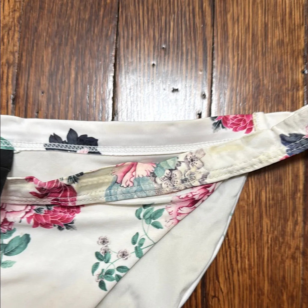 Floral minkpink large Bikini Set - Image 3