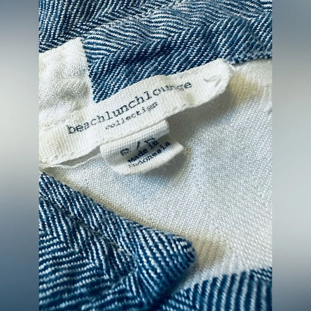 Cute Beachy striped button down - Image 4