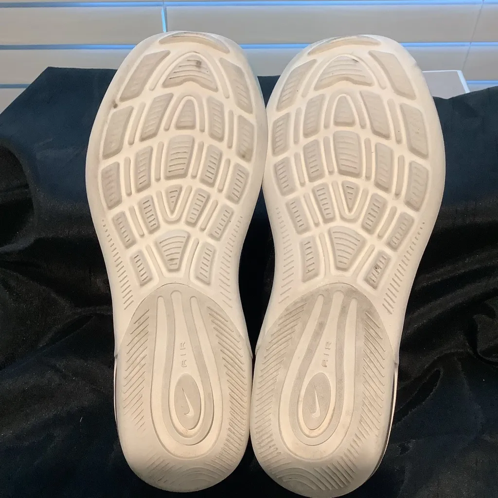 Nike Air Max Women’s Light Blue and Black Athletic Shoes EUC - Image 7