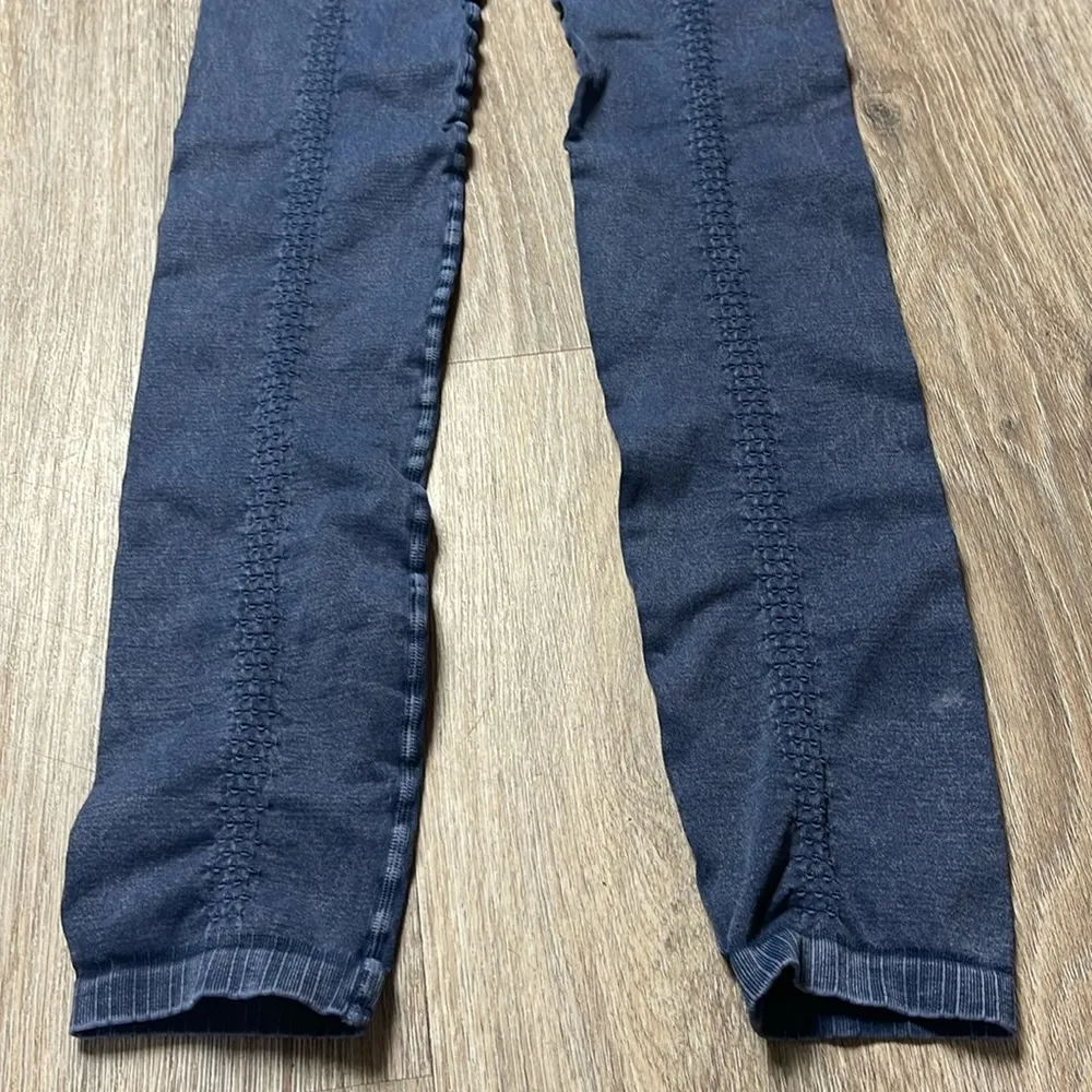 Free People Movement Good Karma Leggings in Washed Blue Size XS/S - Image 9