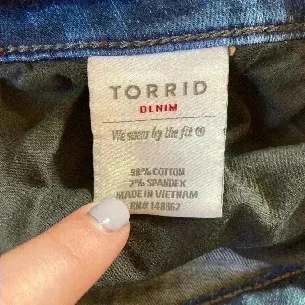 Torrid blue skinny jeans in size 16s - Image 5