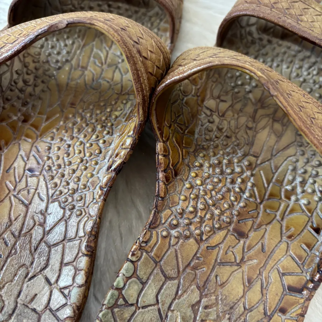 Brown Textured Slide Sandals Size 5 - Image 7