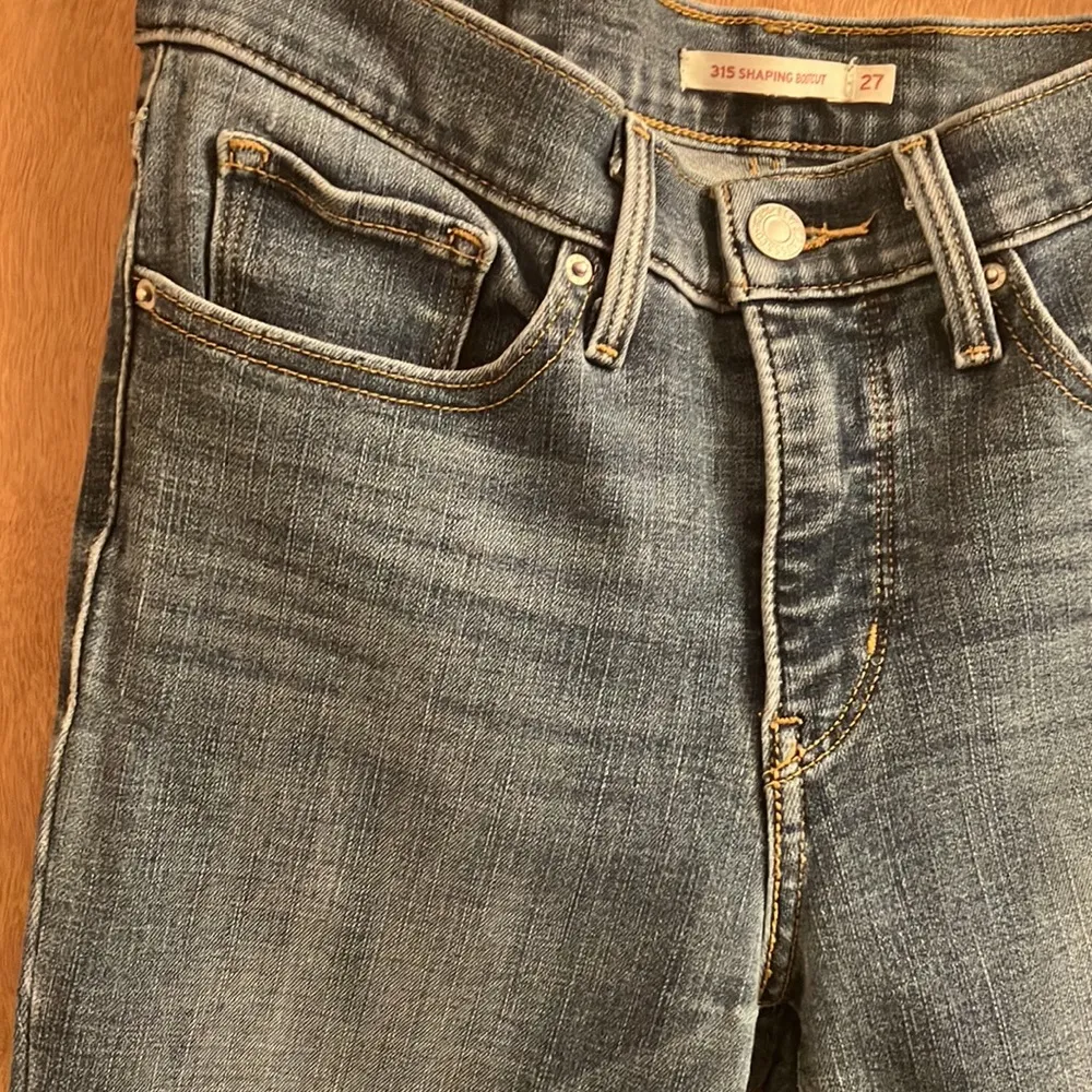 Levi’s 315 shaping bootcut jeans - Image 3