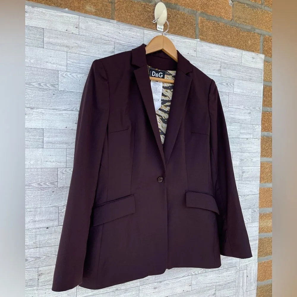 Dolce & Gabbana
Virgin wool 2 piece pant suit size 28/42 usa 6 - Image 3