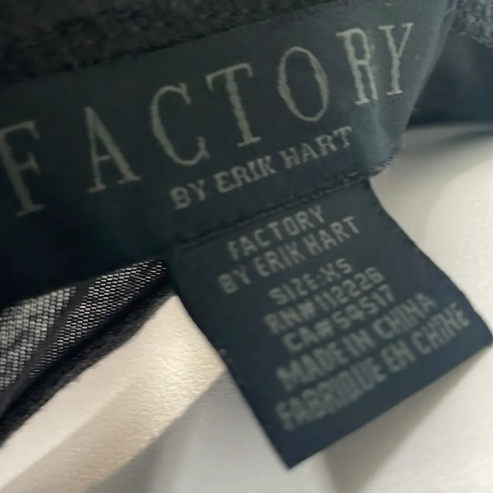 Factory by Erik Hart Black open back tee size XS - Image 4