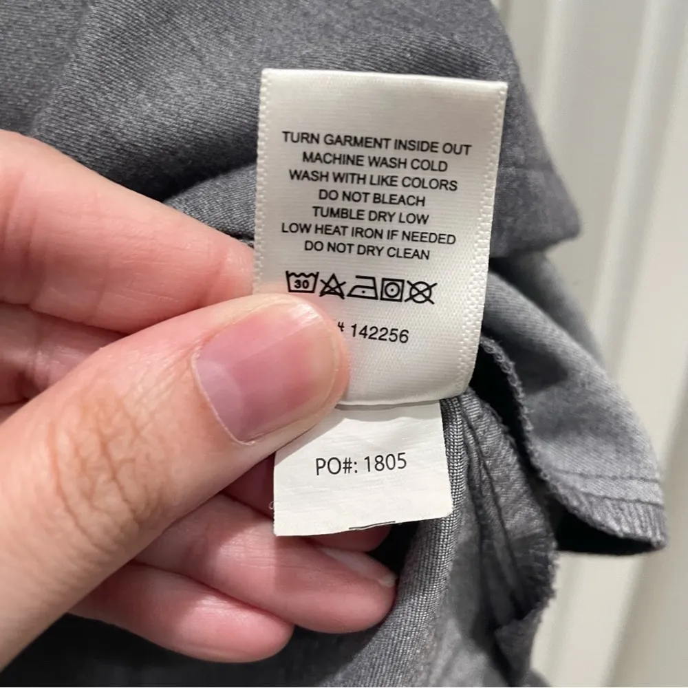 Figs Casma Three-Pocket Scrub Top™ in Graphite Grey XS - Image 7