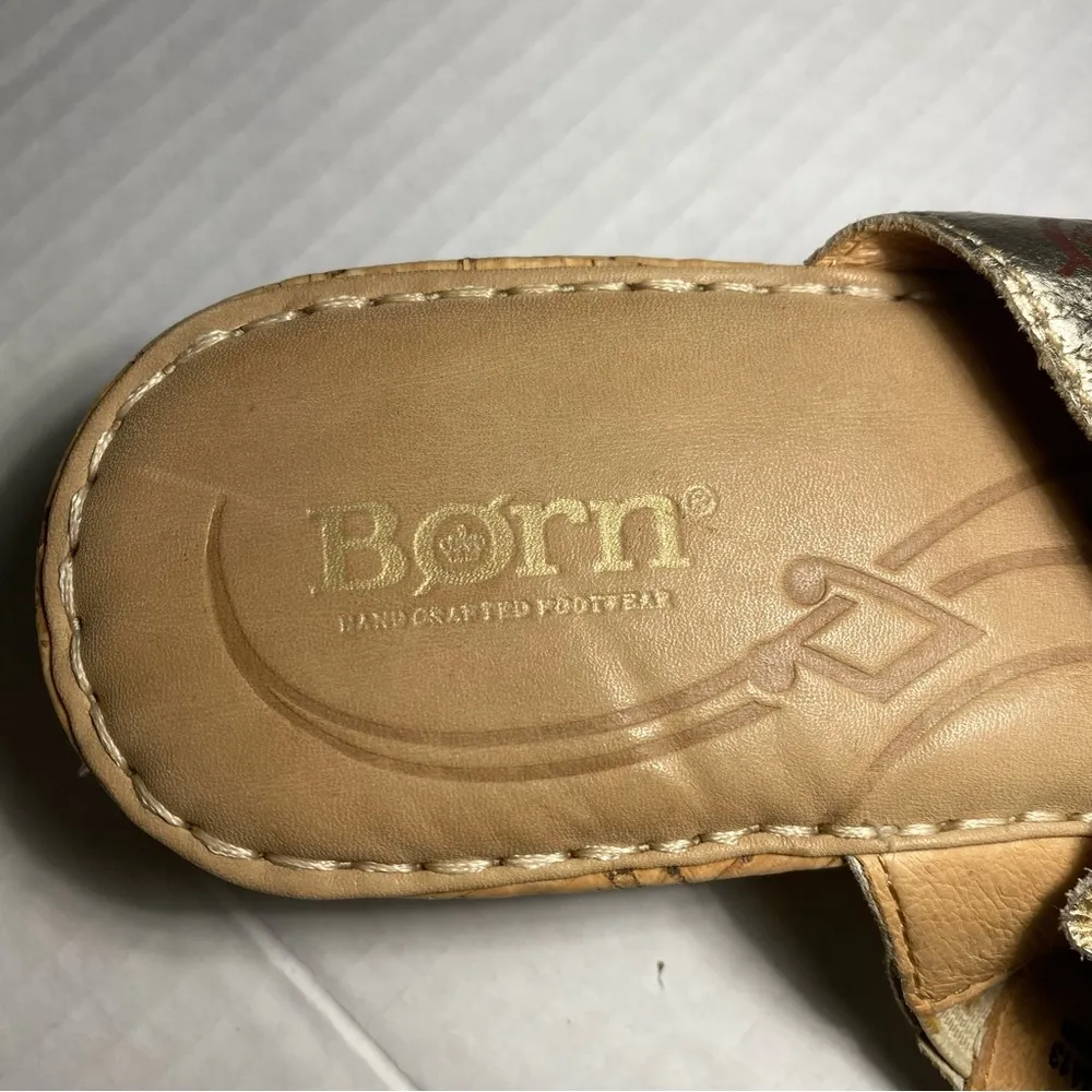 Born Thong Sandals Womens 8 Gold Leather Low Cork Heel Comfy Shoes Flowers (Q - Image 2