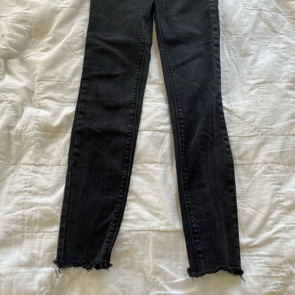 J Galt black ankle cut jean size small - Image 3