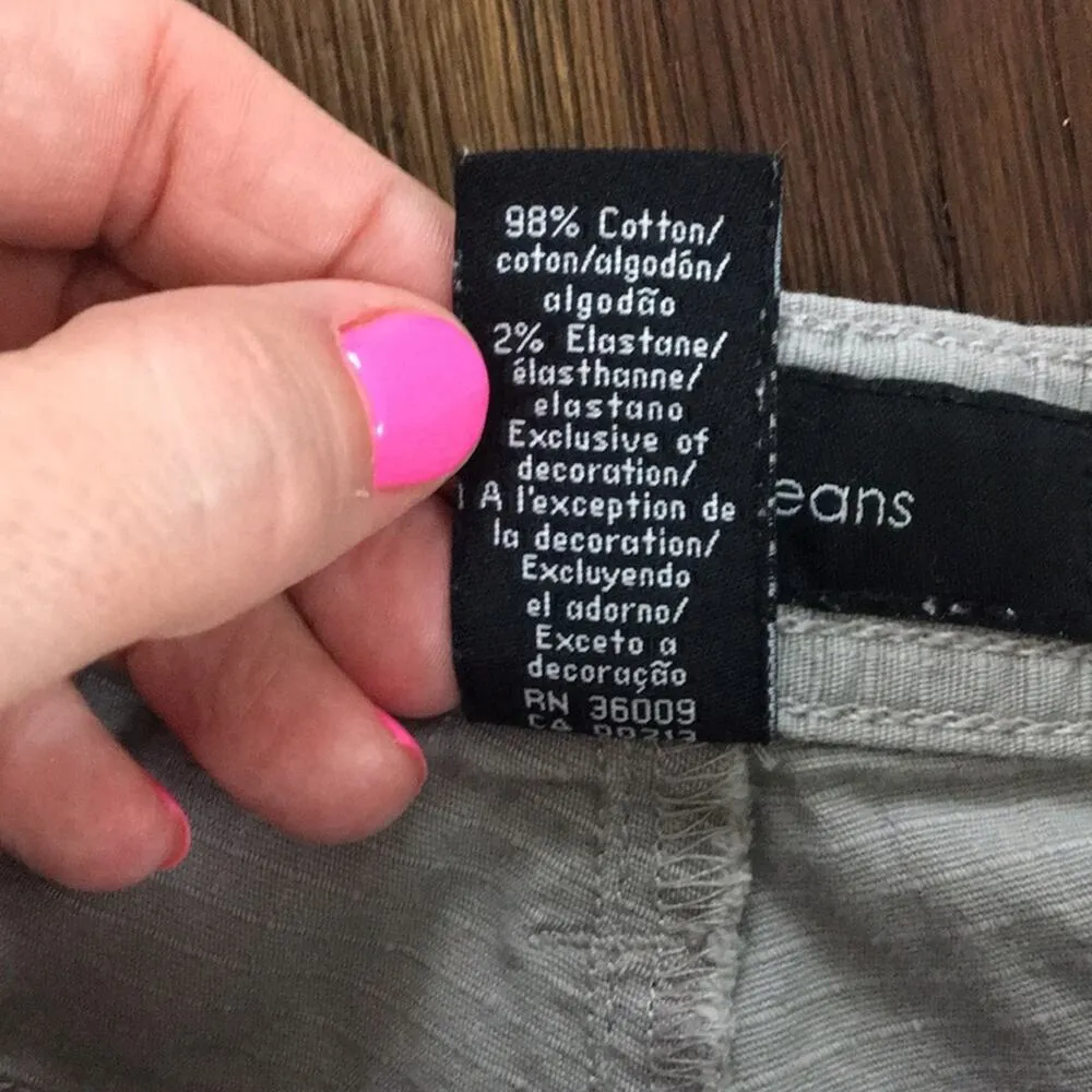 Calvin Klein gray square textured shorts - Image 3