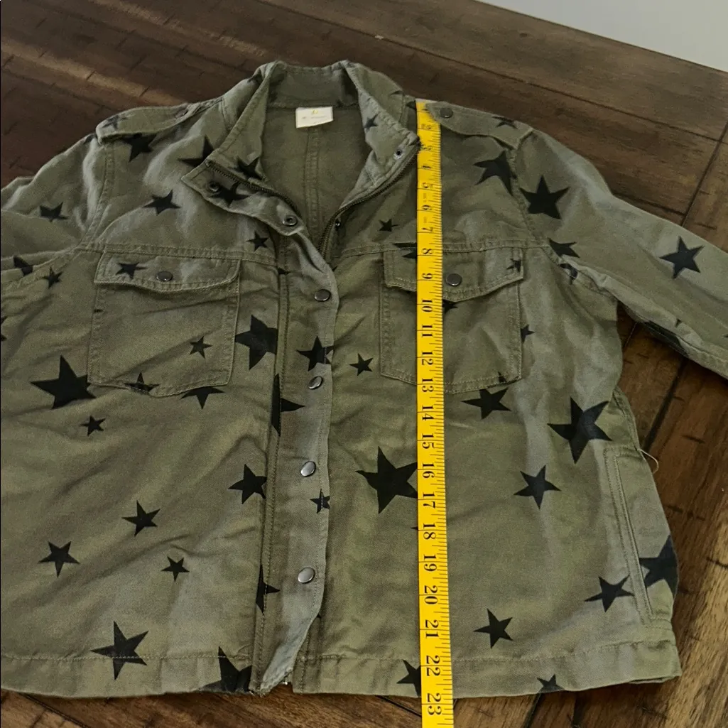 By Together Olive Star Print Jacket Size S GUC - Image 5