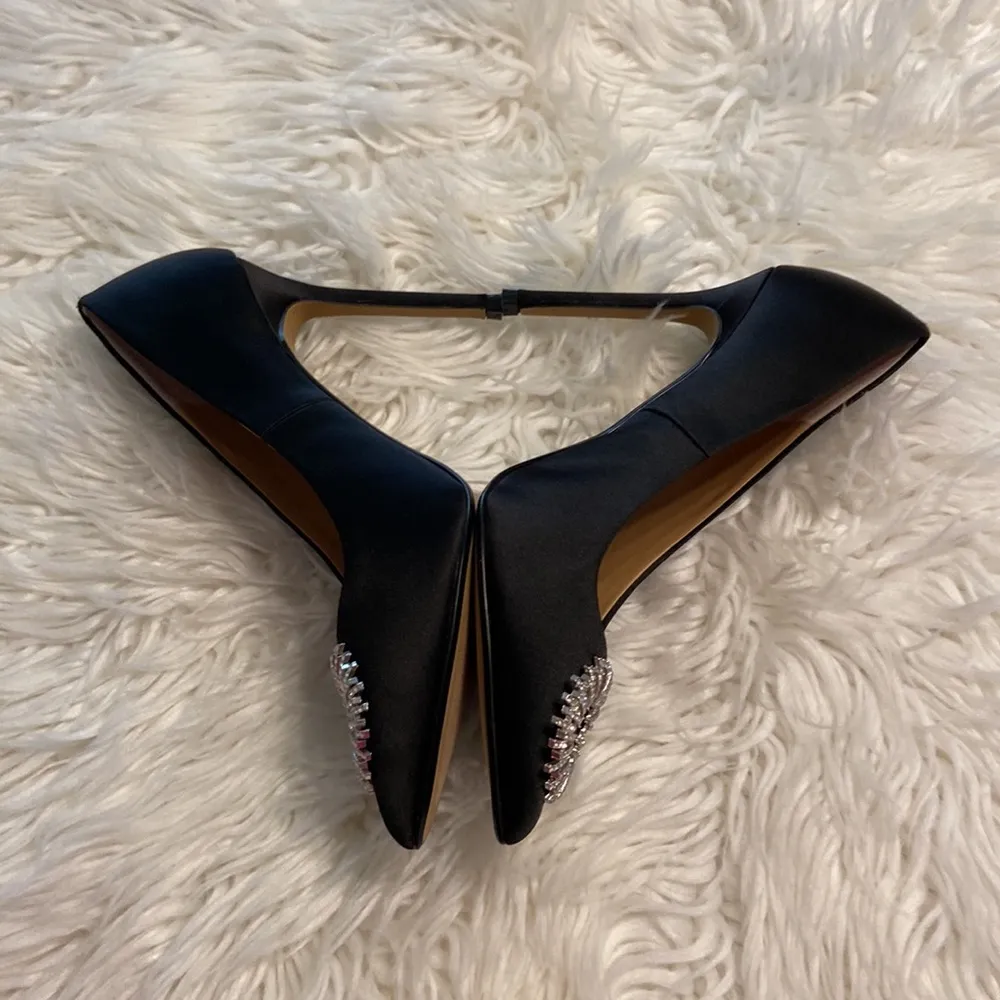 Very elegant Express high heel shoes size 10 brand new color black with silver - Image 5