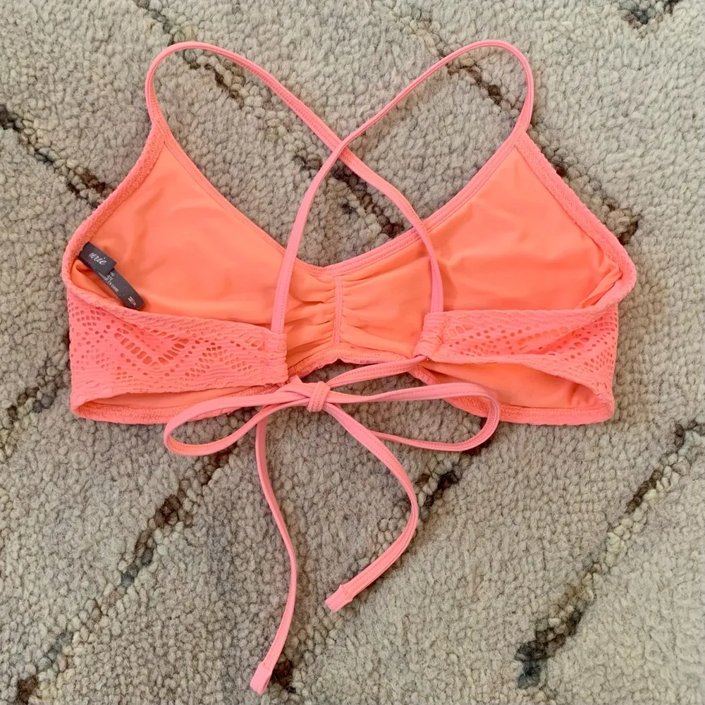 Aerie coral crochet bikini top size medium - Image 4