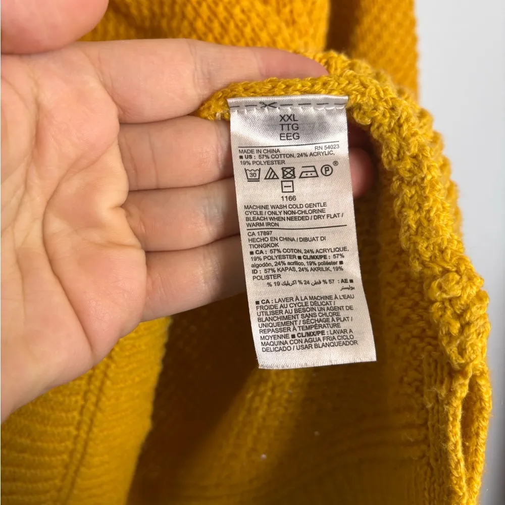 Old Navy Textured Crewneck Raglan Sleeve Sweater - Image 3