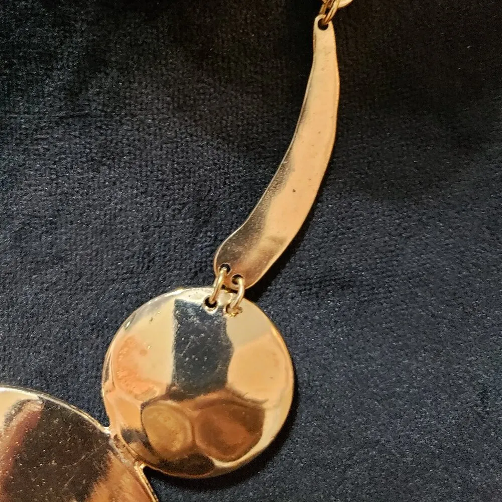 Womens Fashion Gold Tone Large Coin Disc Pendant Necklace with Lobster Clasp - Image 4