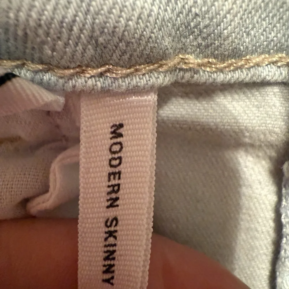 Ann Taylor Loft Modern Skinny Jeans Size 12/31 - Image 5