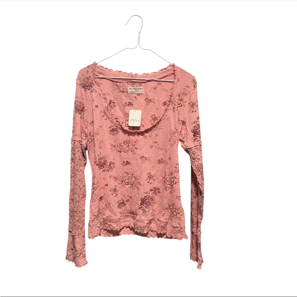 We the Free Clover Printed Thermal Pink, New with Tags - Image 3