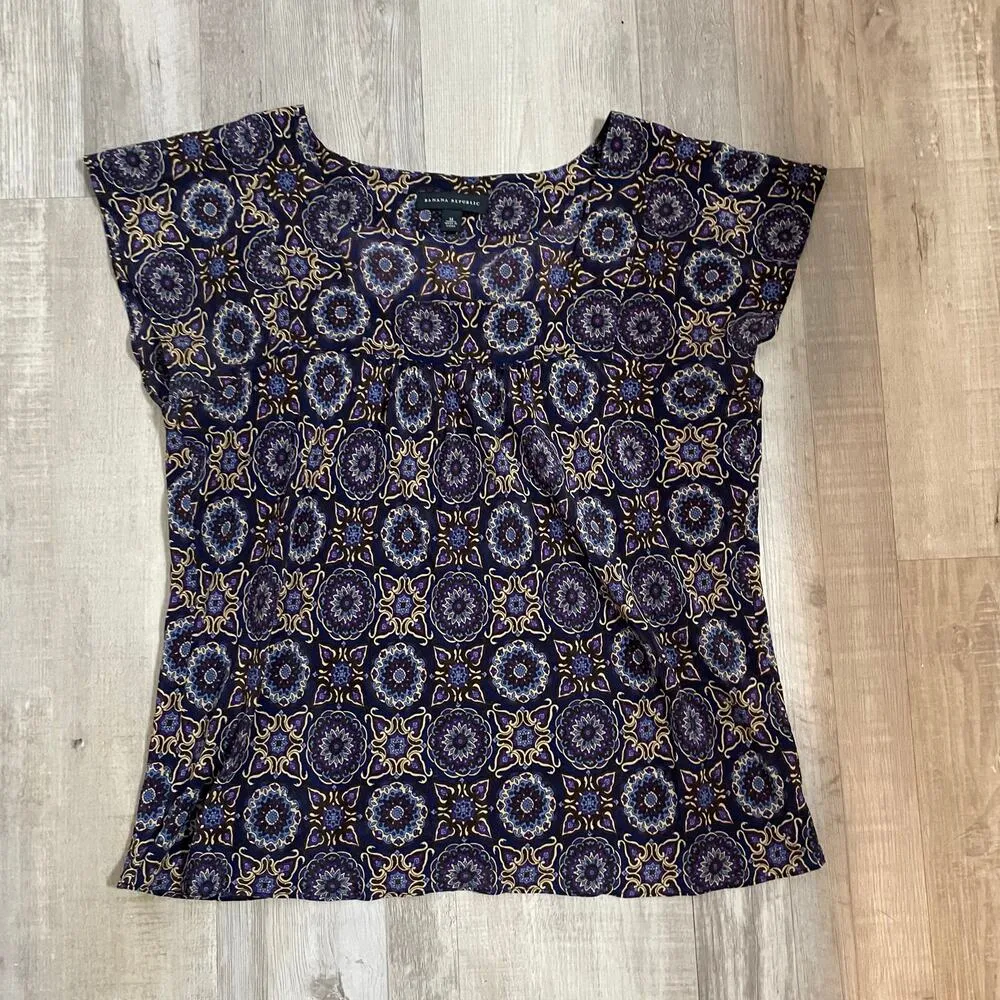 Banana Republic Vibrant Geometric Floral Silk Top - M - Image 10