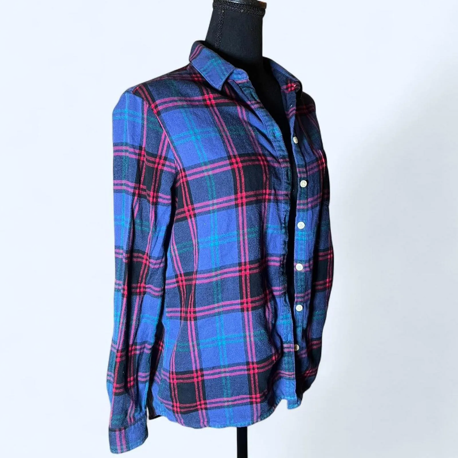 G.H. Bass & Co. blue and red plaid button - Image 3