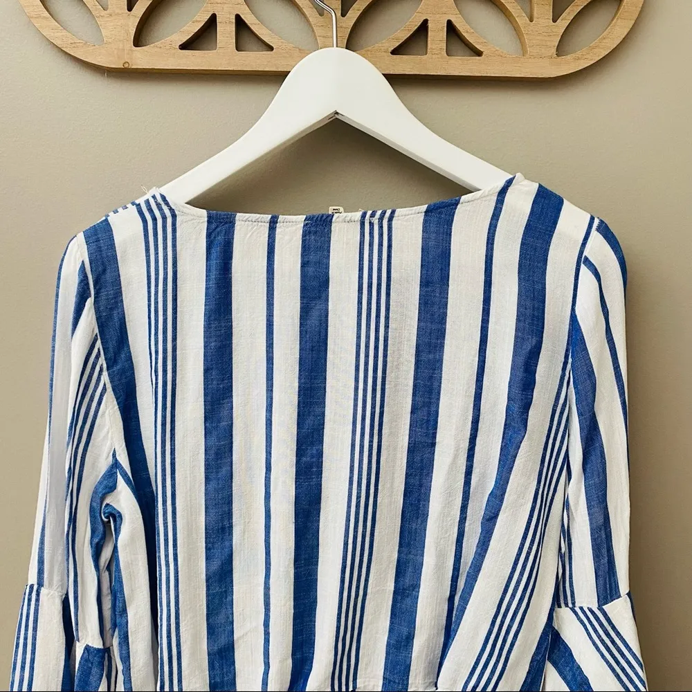 Altar'd State Striped Cropped Blouse Blue/White Sz Small - Image 8