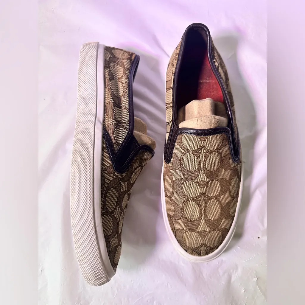 Coach Red and Black Fabric Detail - Image 4